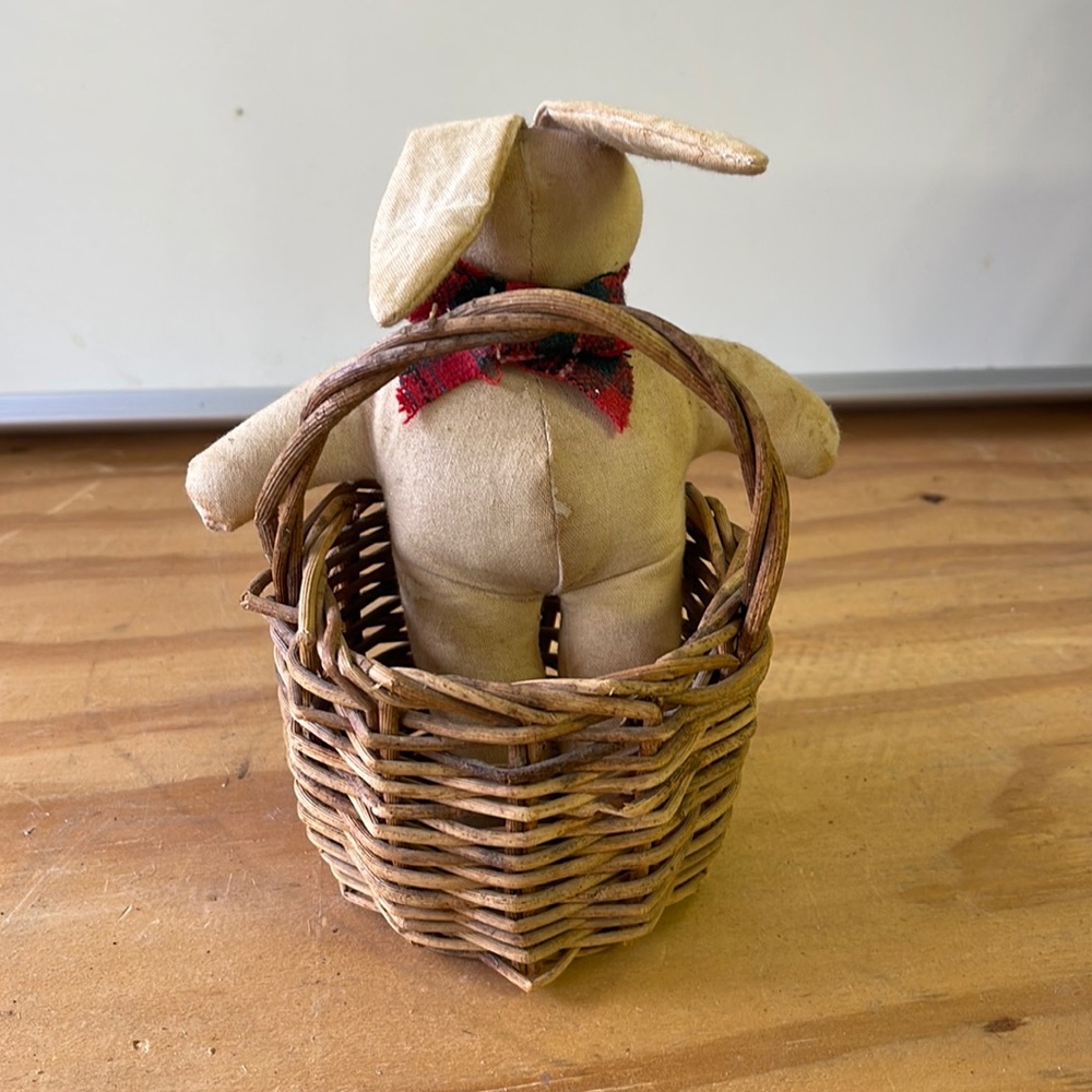 Primitive bunny in basket